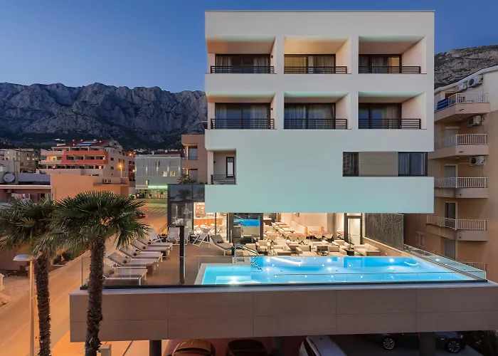 Boutique Ani - Adults Only 4*