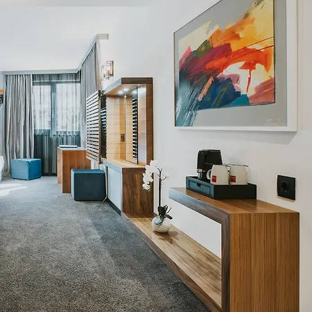 מלון Boutique Ani - Adults Only 4*