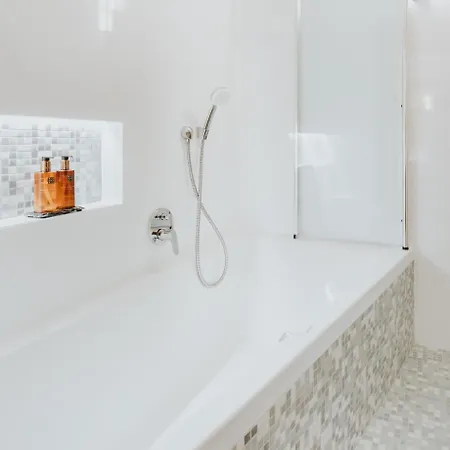 מלון Boutique Ani - Adults Only 4*